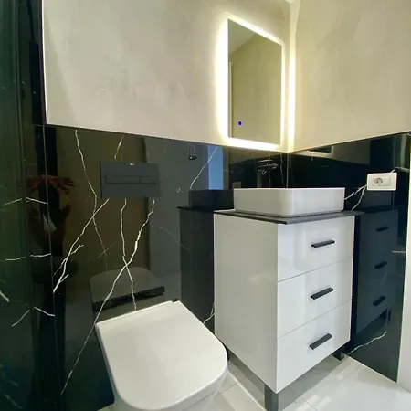 Jade Exclusives In Americas Apartman *