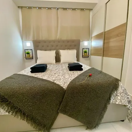 Jade Exclusives In Americas * Playa de las Américas